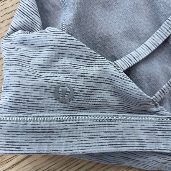GREY LULULEMON BRA | SIZE 6 - Picture 3 of 4